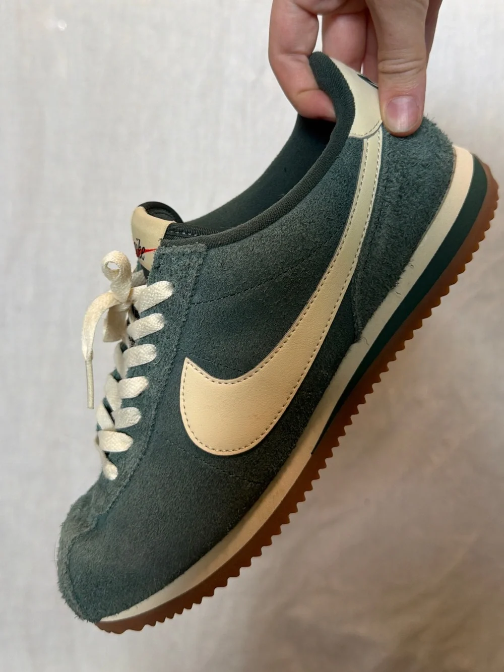 NWOB Nike Cortez Vintage Suede forest green size W11 (UK43)